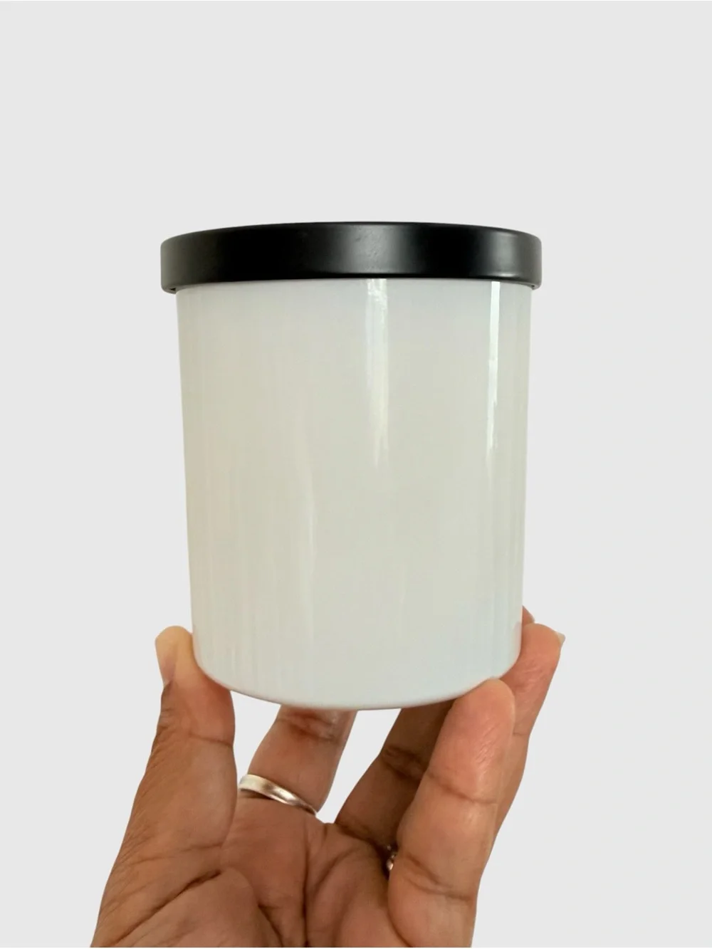 Leoben Company Sandalwood Musk Scented Candle - Black and White